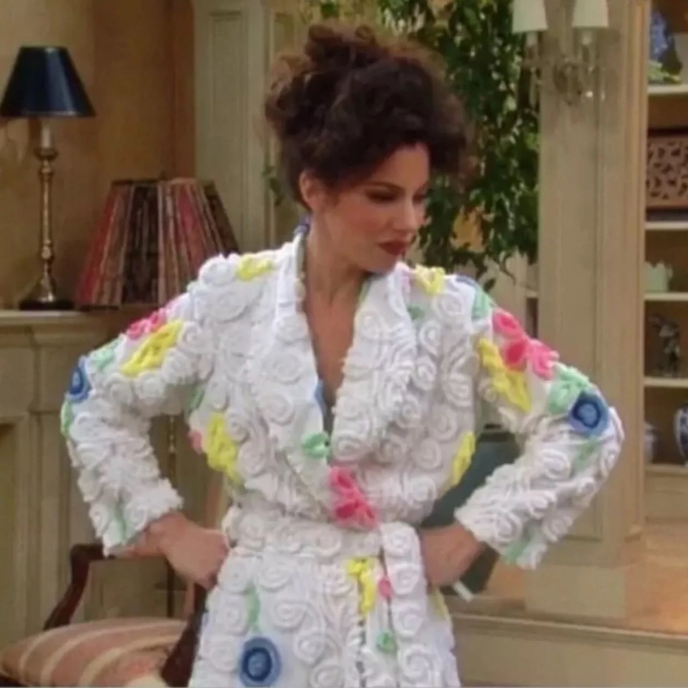 Canyon Group Damze Vintage 90s Chenille The Nanny Wedding Cake Floral Robe